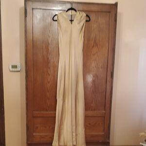 SHOW ME YOUR MUMU SIZE MEDIUM Elegant Cream Evening Gown
